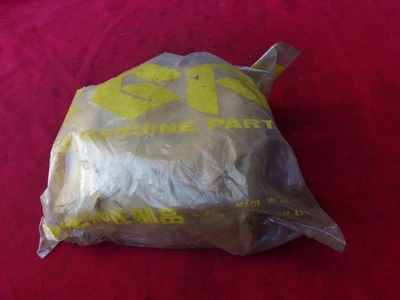 SUZUKI TS250 SAVAGE MAGNETO COVER LEFT 1969 1970 OEM 11351-16403 11351-16402 NEW Foto 1 de 4