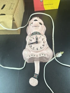 Kit Reloj Gato Francés Caniche Rosa Joyas con Caja Sin Probar - Imagen 1 de 6