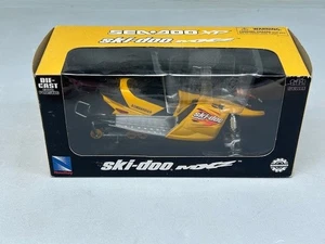 2003 Ski-Doo Mxz 800 Rev 1:12 Scale Die Cast Model Snowmobile 44047 NIB - Picture 1 of 7