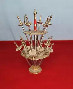 Espada Aperitivo Cóctel 18 Pick Set con Soporte de Latón TOLEDO España De Colección Mini Sables - Imagen 1 de 21