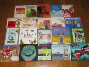 BiG Children Kids 20 BOOK LoT Hard/Soft Cover HOME SCHOOL Many CALDECOTT Winners - Foto 1 di 2