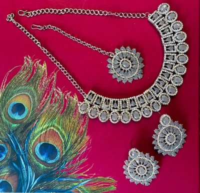 宝莱坞镀银婚礼珠宝水钻项链耳环提卡套装 — 第 1/3 张图片