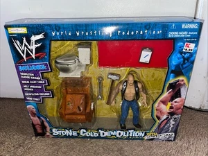 1999 JAKKS PACIFIC WWF STONE COLD DEMOLITION STEVE AUSTIN WITH GRAPPLE GEAR - Picture 1 of 4