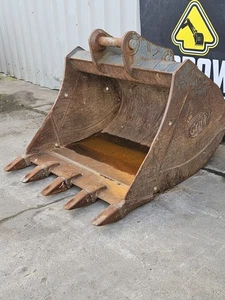 GEITH 48INCH / 4 FOOT  BUCKET WITH TEETH ON 65 MM PINS / TO FIT 13TON EXCAVATORS - Picture 1 of 9