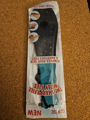 New Shappy The Holy File Coarse Grit Foot Rasp Scrubber - Green - Image 1 of 3