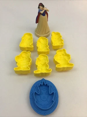 Игровой набор Disney Play Doh Snow White & The 7 Dwarfs Mold 8 шт. НЕ ПОЛНЫЙ - Изображение 1 из 4