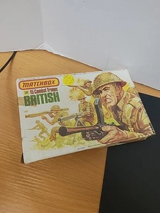 matchbox giocattolo Soliders scala 1-32 15 combat truppe british p-6002 nuovo scatola aperta - Foto 1 di 7