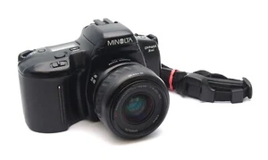Cámara Minolta Dynax 3xi 35 mm AF SLR con lente zoom 35-80 mm F4 y correa - Distribuidor del Reino Unido - Imagen 1 de 5