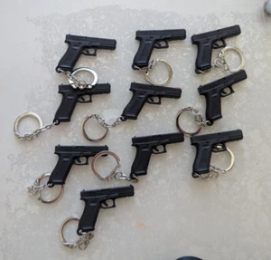 2025 Shot Show Lot of 10 GLOCK G17 keychains - Picture 1 of 1