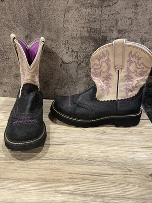 Woman size 8 Ariat Fat baby Chelsea cowboy boots - Image 1 of 4