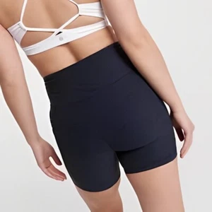 CALIA Women's LustraLux Pure Black High Rise Pocket 5" Bike Short Gym NEW WITH T - Picture 1 of 4