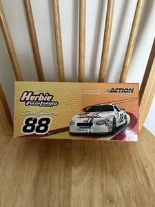 2005 Action DALE JARRETT #88 UPS Disney HERBIE FULLY LOADED NASCAR Racecar 1:24 - Picture 1 of 2