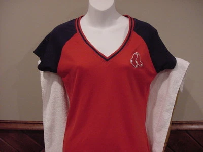 GORGEOUS 波士顿红袜队女式 Md 红蓝雄伟球衣衬衫,全新&漂亮!! — 第 1/2 张图片