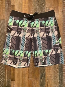 Volcom Plaidypus Mod Men's Board Shorts/Trunks Multi-Color 11" Inseam size 36 - Picture 1 of 6
