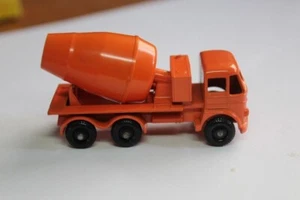 Matchbox MB26 black plastic wheels - Picture 1 of 3
