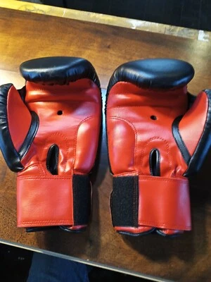 Revgear Boxing Gloves. With Rapps  And Bag - Image 1 of 4