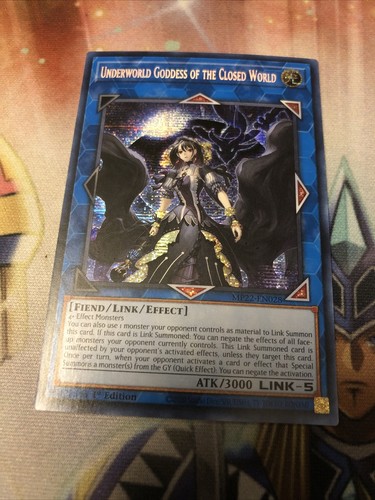 RA02-EN045P Underworld Goddess of the Closed World - Platinum Secret