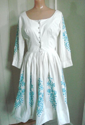 Vestido De Colección Años 50 60 Blanco Algodón AZUL BORDADO S M Camisa Falda Completa TLC Foto 1 de 4