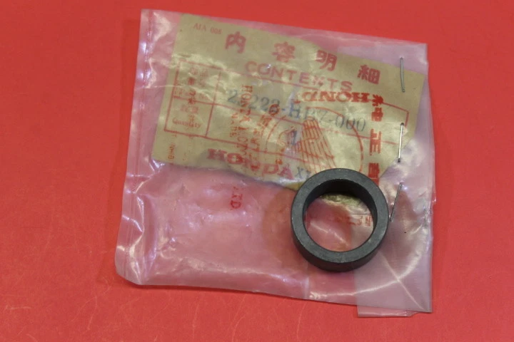 NOS HONDA 1986-1987 TR200 CONTRAEJE CASQUILLO PIEZA # 23222-HB7-000 Foto 1 de 4