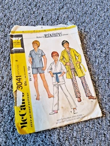Pijama y bata McCalls patrón de costura 3041 niños talla 8 abeja años 60 vintage - Imagen 1 de 4