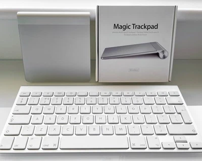 Mac Tastatur und Trackpad silber/weiß (funktioniert nicht, für Ersatzteile und Reparaturen) - Bild 1 von 4