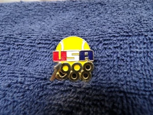PIN SOLAPA METAL TONO DORADO ESMALTE EQUIPO TENIS OLÍMPICO EE. UU. 1988 VINTAGE - Imagen 1 de 5