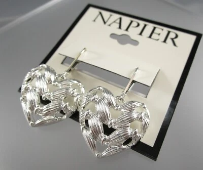 Nuevos Pendientes NAPIER Tono Plata 1 1/4" Colgantes Corazón Palanca Poste 130P Foto 1 de 4