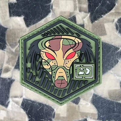 NEW Push Rubberized Patch - Predator Foto 1 de 2