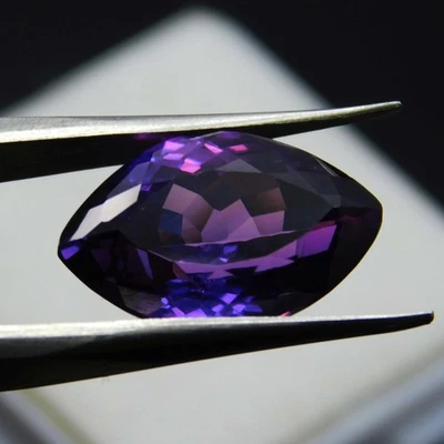 Natural Purple Tanzanite 6.95 Ct Marquise Cut CERTIFIED Loose Gemstone - Image 1 of 4