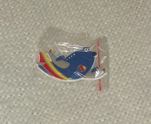 SOUTHWEST AIRLINES BOEING 737 TJ LUV MAGNET REFRIGERATOR HEART LIVERY - Picture 1 of 2