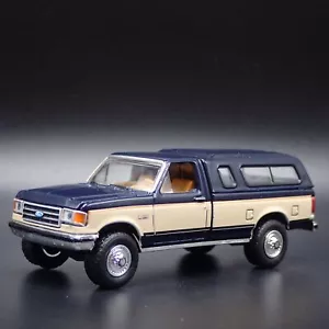 Modello Auto Diecast In Scala 1:64 Pickup Truck Ford F150 XLT Lariat 1991 - Foto 1 di 7
