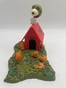 Peanuts Memory Lane It’s The Great Pumpkin Charlie Brown Snoopy Flying Ace 2002 - Picture 1 of 14