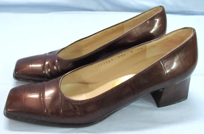 De Colección SALVATORE FERRAGAMO Marrón Patente Sin usar, en caja Croc Puntera Cuadrada Tacones Deslizables Talla 8AAAA Foto 1 de 4