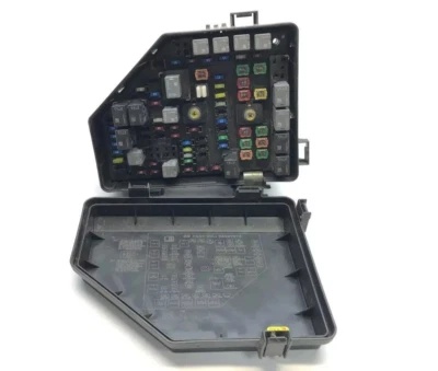 07-08 Acadia Outlook 3.6L Engine Fuse Box Relay Accessory Wiring Junction Module - Image 1 of 4