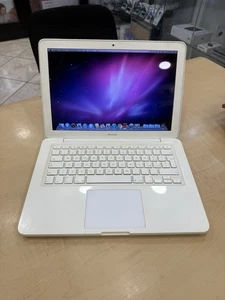 MacBook Pro bianco Perfettamente Funzionante - Foto 1 di 11