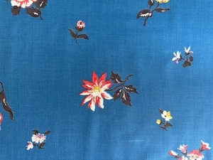 Hermosa tela vintage azul mezcla RAYON, CRANSTON, flores, se vende por yarda - Imagen 1 de 6