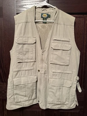 Cabelas Safari Series Men’s Hunting Fishing Vest Size XL Lots Of Pockets - Image 1 of 4