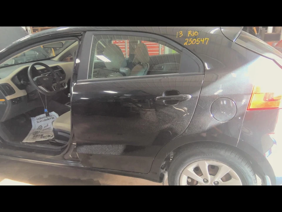 Used Rear Left Door Assembly Rear Side fits: 2013 Kia Rio electric regulator Htb Foto 1 de 4