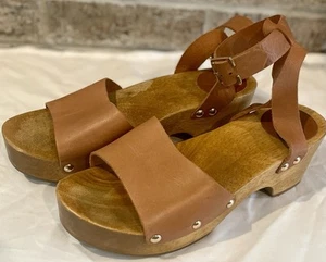 Lulus | Women's Minimalist Brown Leather Strappy Wooden Willy Clog Sz 7.5 New - Picture 1 of 10