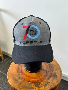 Gorra de béisbol ajustable informal de carreras gris para hombre F1 70th Porsche 1948-2018 - Imagen 1 de 4