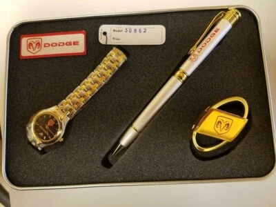JUEGO DE REGALO RELOJ, BOLÍGRAFO Y LLAVERO DODGE PARA MUJER CON LICENCIA OFICIAL Foto 1 de 3