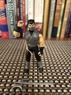 复古 1991 年 Mortal Kombat 特种部队可动人偶孩之宝玩具烟雾带 (1) 武器 — 第 1/4 张图片