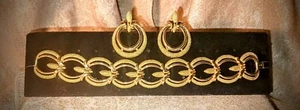 Vintage Crown Trifari Demi Parure Bracelet And Clip Earrings - Picture 1 of 10