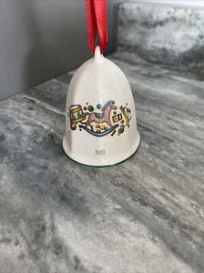 Campana de cerámica de caballo mecedor de Navidad Pfaltzgraff 1992 adorno usado en excelente estado - Imagen 1 de 3