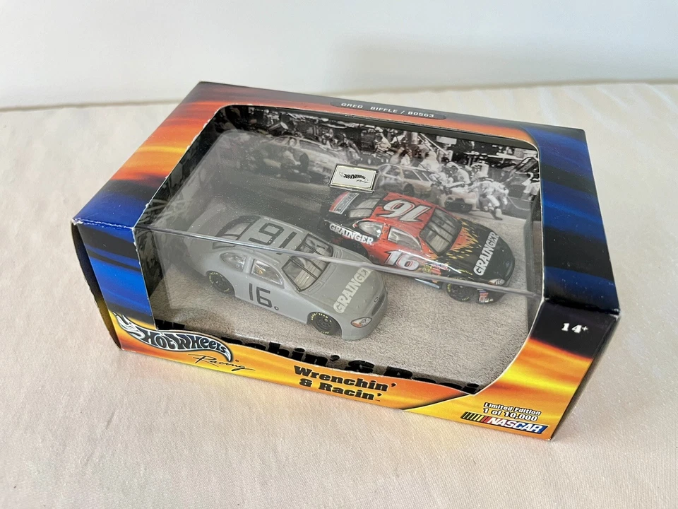 Greg Biffle 16 Grainger 2002 1:64 Wrenchin' And Racin' автомобили NASCAR Hot Wheels - Изображение 1 из 3