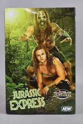 Variante exclusiva de persecución AEW Jurassic Express Luchasaurus Jungle Boy Ringside Foto 1 de 4