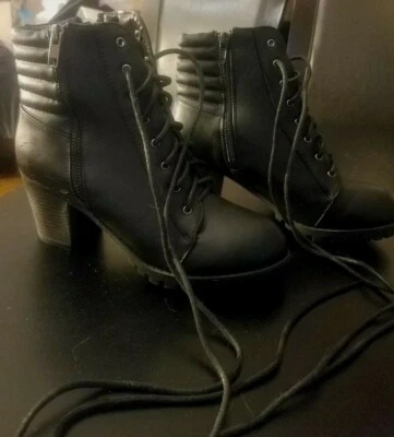 Botas Charlotte Russe "Baxter"; NEGRAS: Tacones Medianos (2.5"); Talla 7B; Tobillo; NWD Foto 1 de 4