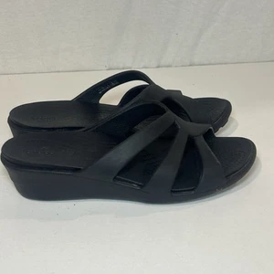 CROCS Sanrah sandalo con zeppa e cinturino donna taglia 6 slip on tinta unita nero - Foto 1 di 6
