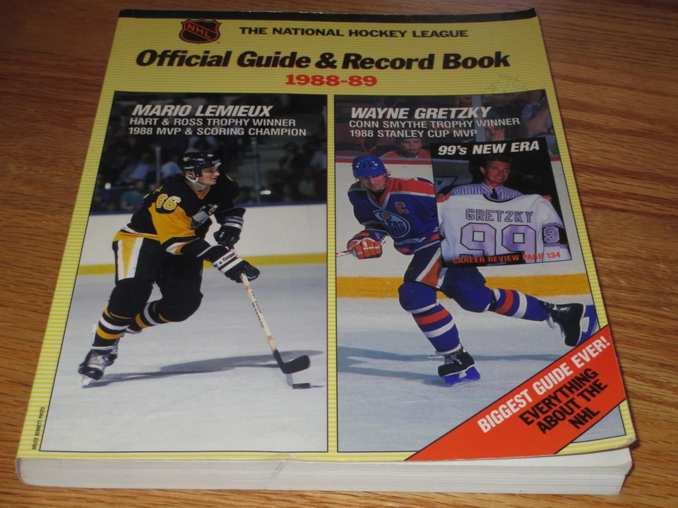 Official GUIDE & RECORD Book 1988-89 MARIO LEMIEUX and WAYNE GRETZKY - Image 1 of 1