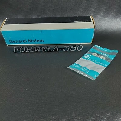 Emblema guardabarros delantero Pontiac Firebird Formula 350 72-75 con tuercas GM 487745 NOS Foto 1 de 4
